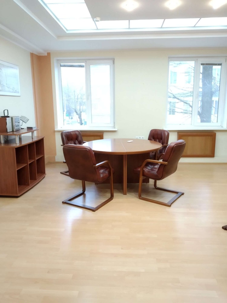 офис с мебелью 3.JPEG